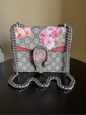 Gucci Gg Supreme Blooms Dionysus Shoulder Bag
